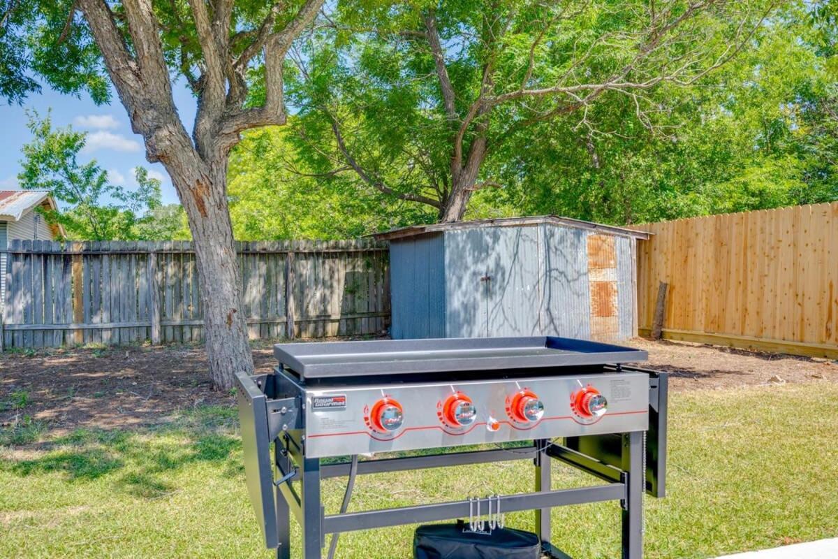 2 Kings Hot Tub Modern Cottage Hill Country Blanco Eksteriør bilde